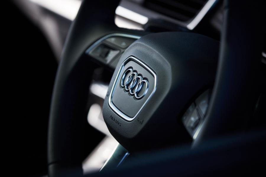 Детали интерьера Audi Q5 40 TDI Quattro 2019 года  (AU) (фото 10 из 19)